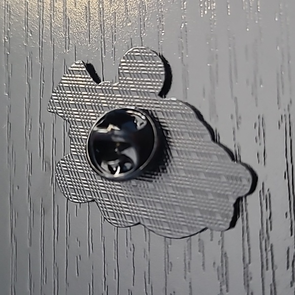 Five Nights at Freddy's Pin - Picture 2 of 3